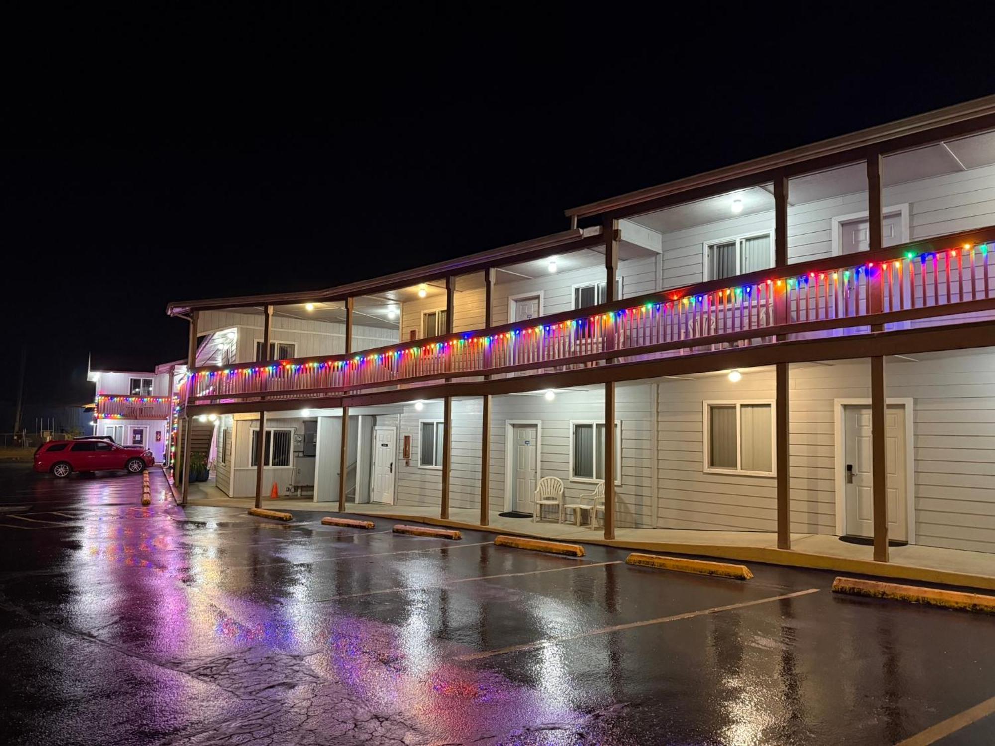 Ocean Suites Motel Brookings Exterior photo